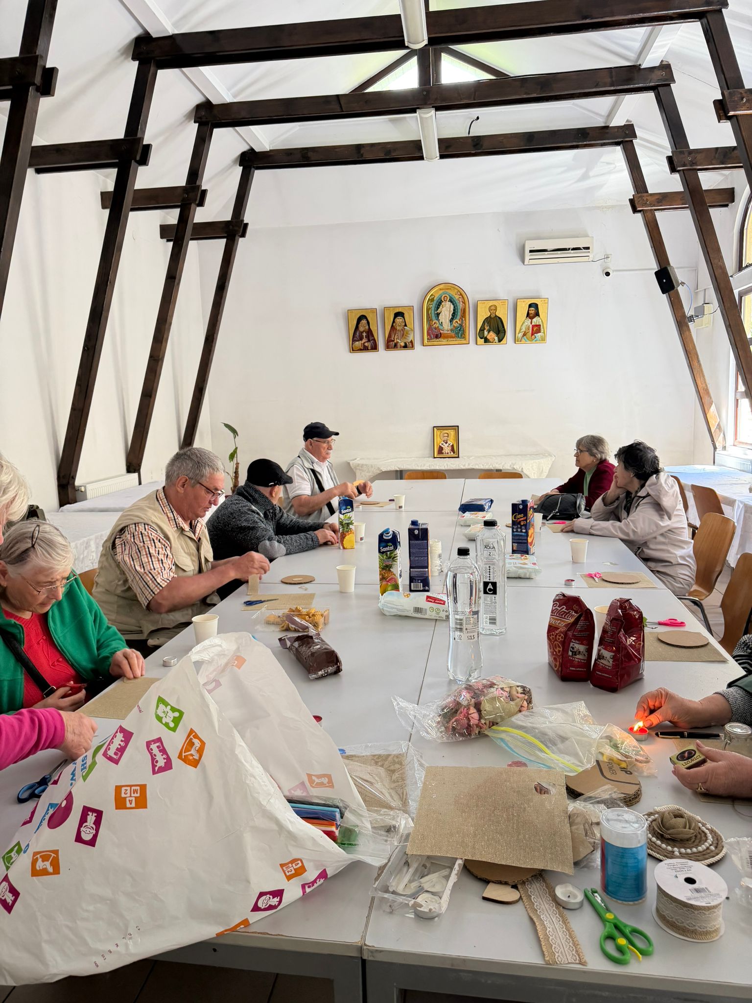 Creativitate din suflet – Atelier handmade al beneficiarilor Centrului de Zi pentru Persoane Adulte cu Dizabilități „Sf. Sava”
