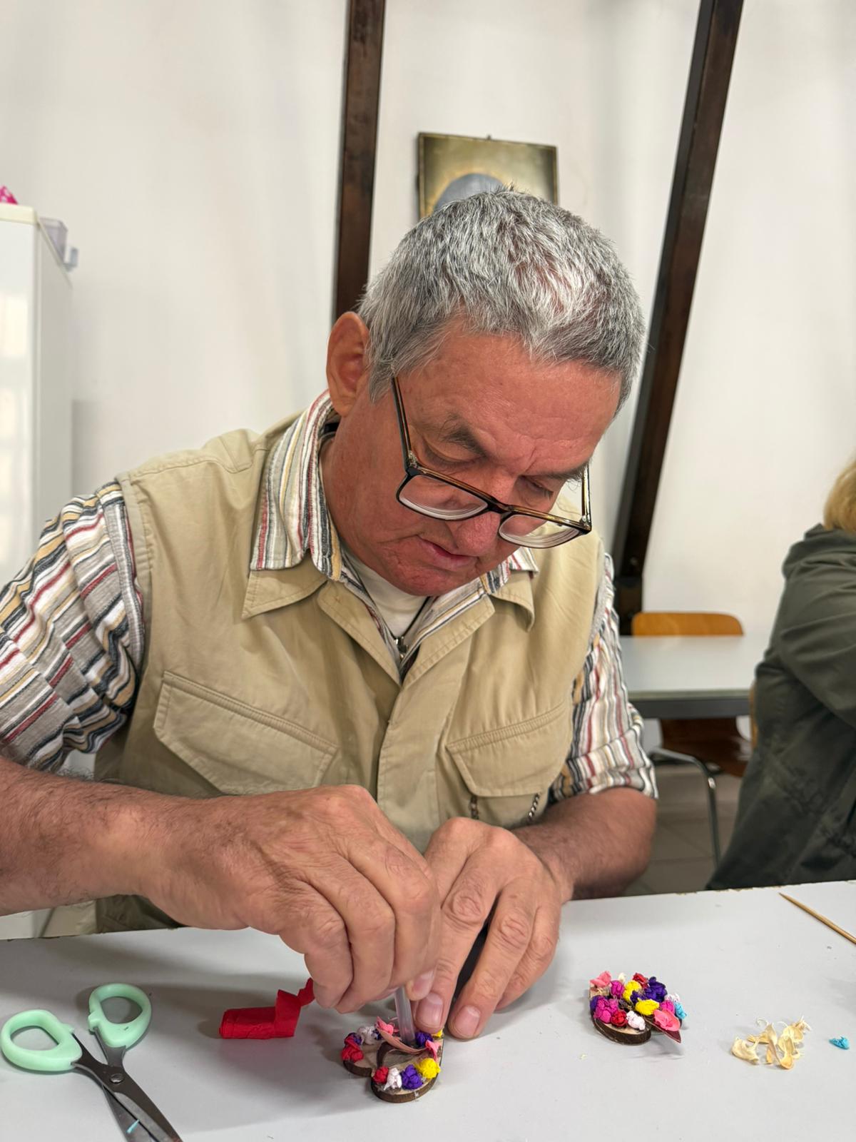 Inimi colorate – Atelier creativ de exprimare și îndemânare