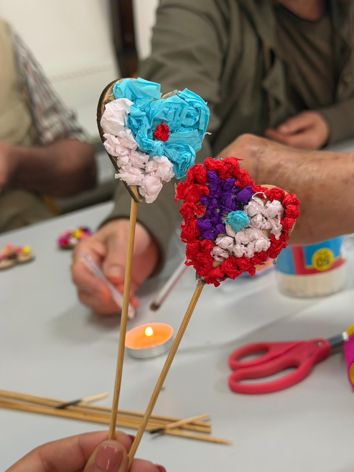 Inimi colorate – Atelier creativ de exprimare și îndemânare