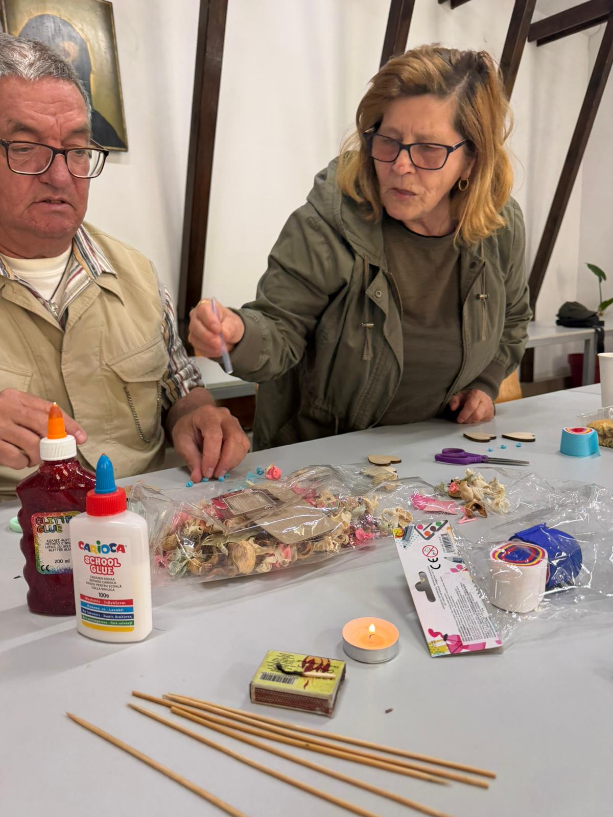 Inimi colorate – Atelier creativ de exprimare și îndemânare