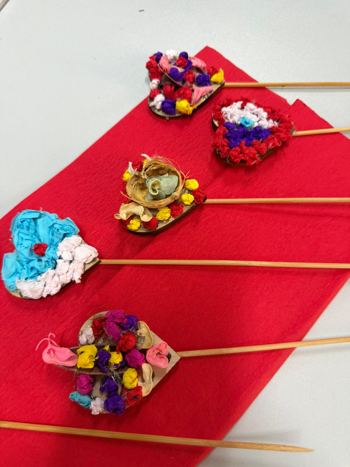 Inimi colorate – Atelier creativ de exprimare și îndemânare